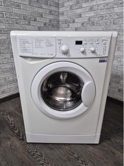 Стиральная машина Indesit WISL 83 